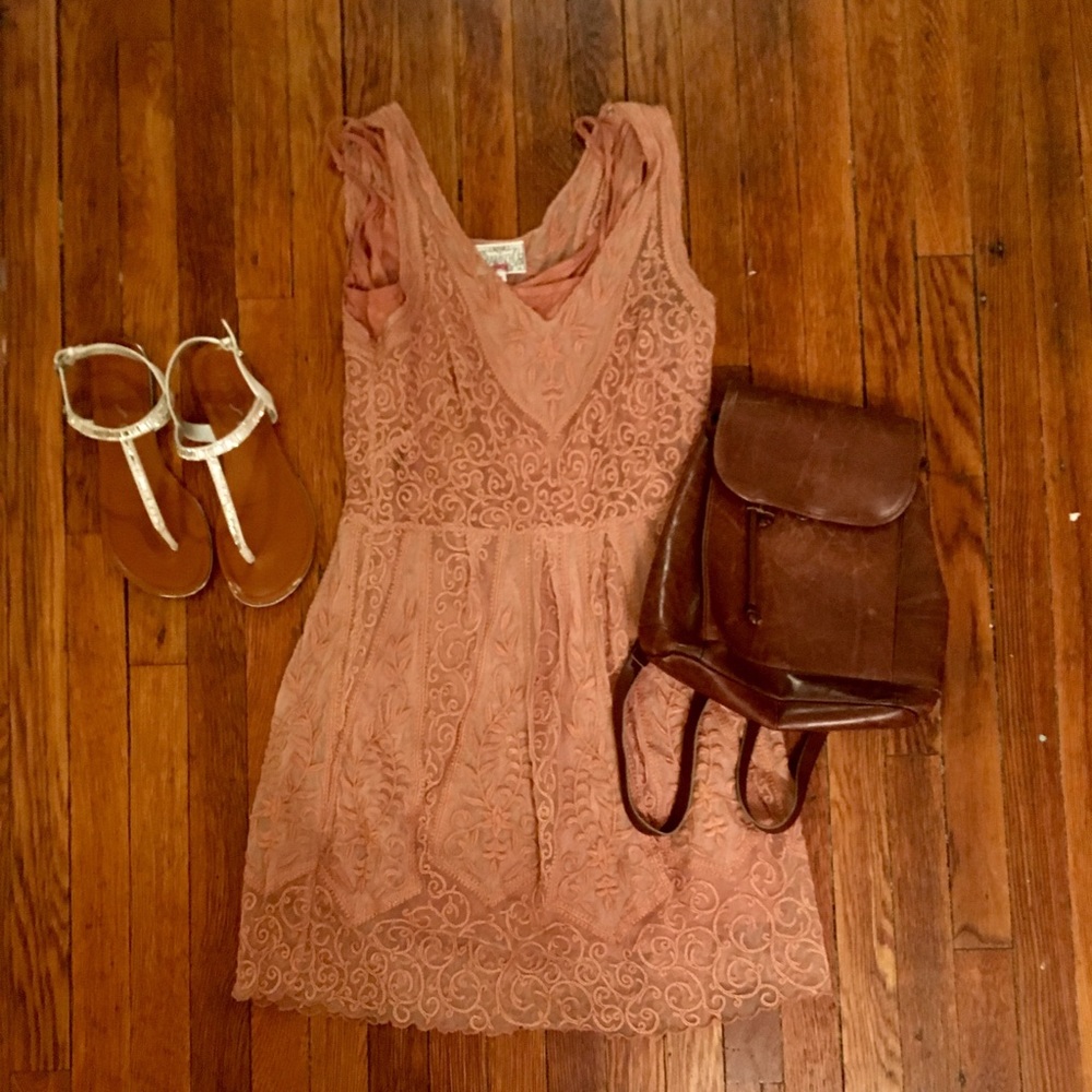 Retro pink lace dress